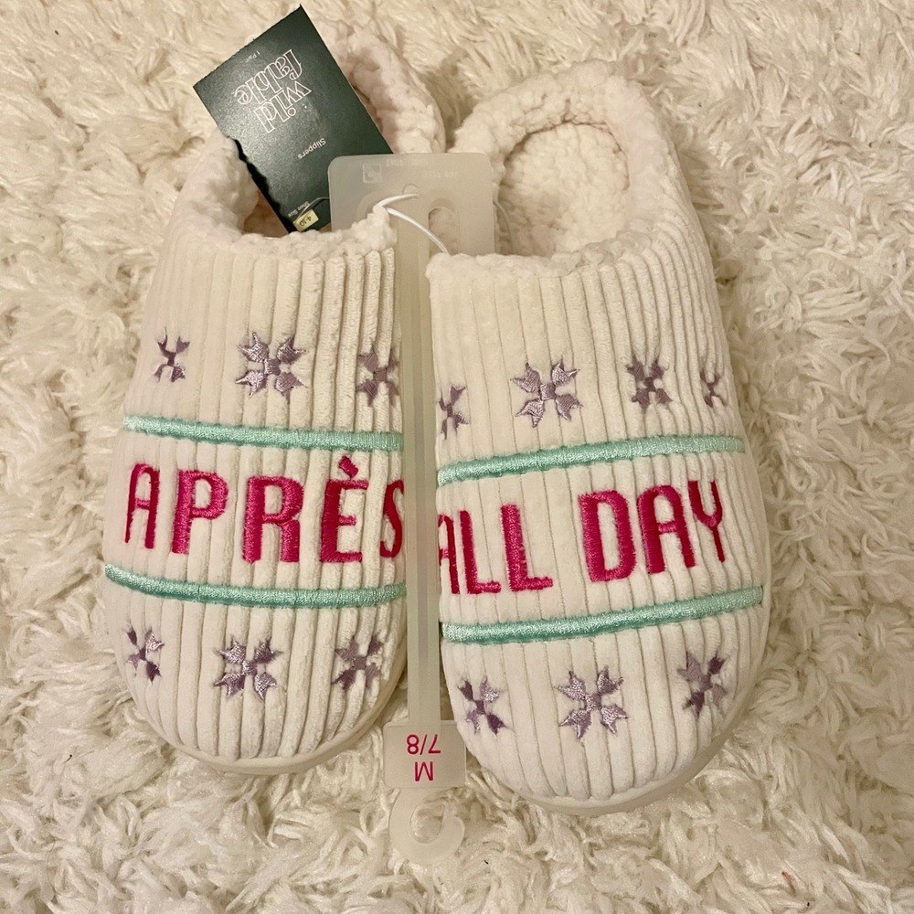 Wild Fable Womens Slippers Cream "Apres All‎ Day" Embroidered Plush Lined M 7/8